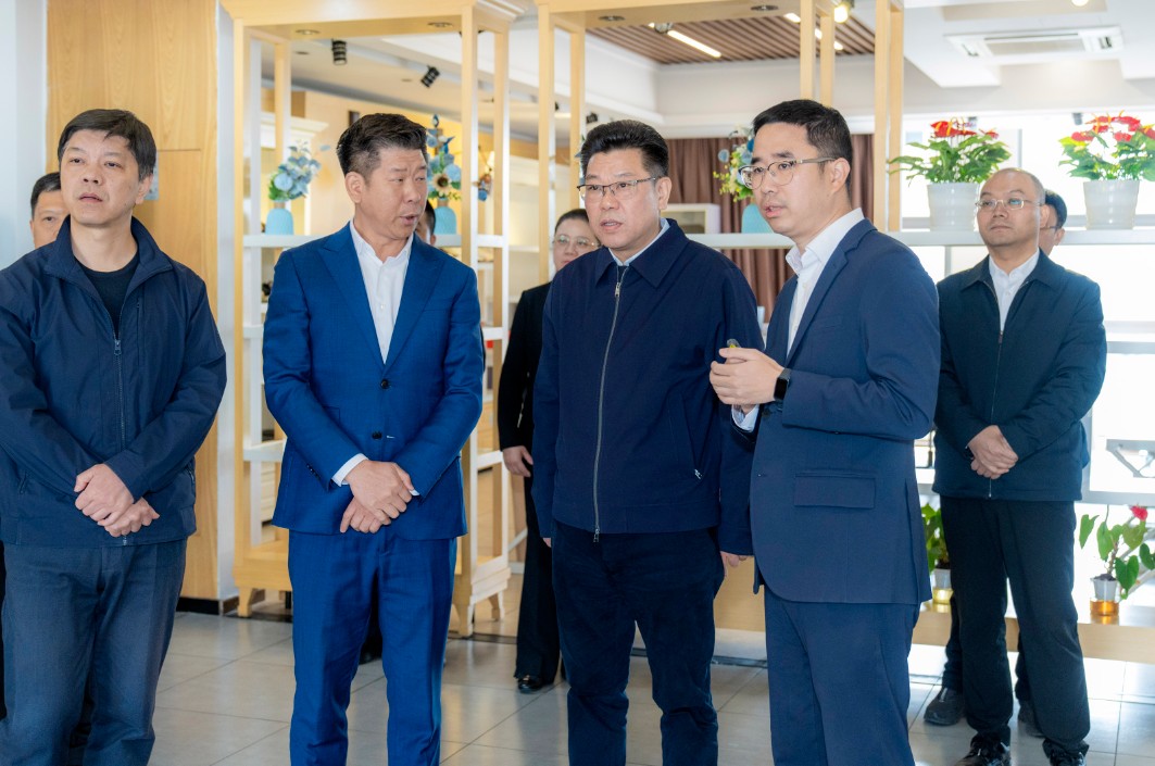 张文杰专题调研经济稳进提质工作