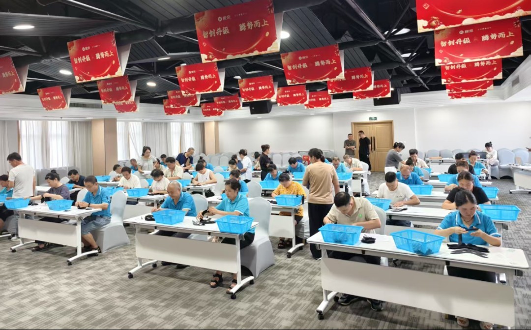 鹿城区启动鞋产业“一试双证”改革 打造产业技能人才培育新范式