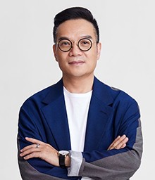 从木匠到“鞋王”：钱金波的红蜻蜓传奇之旅