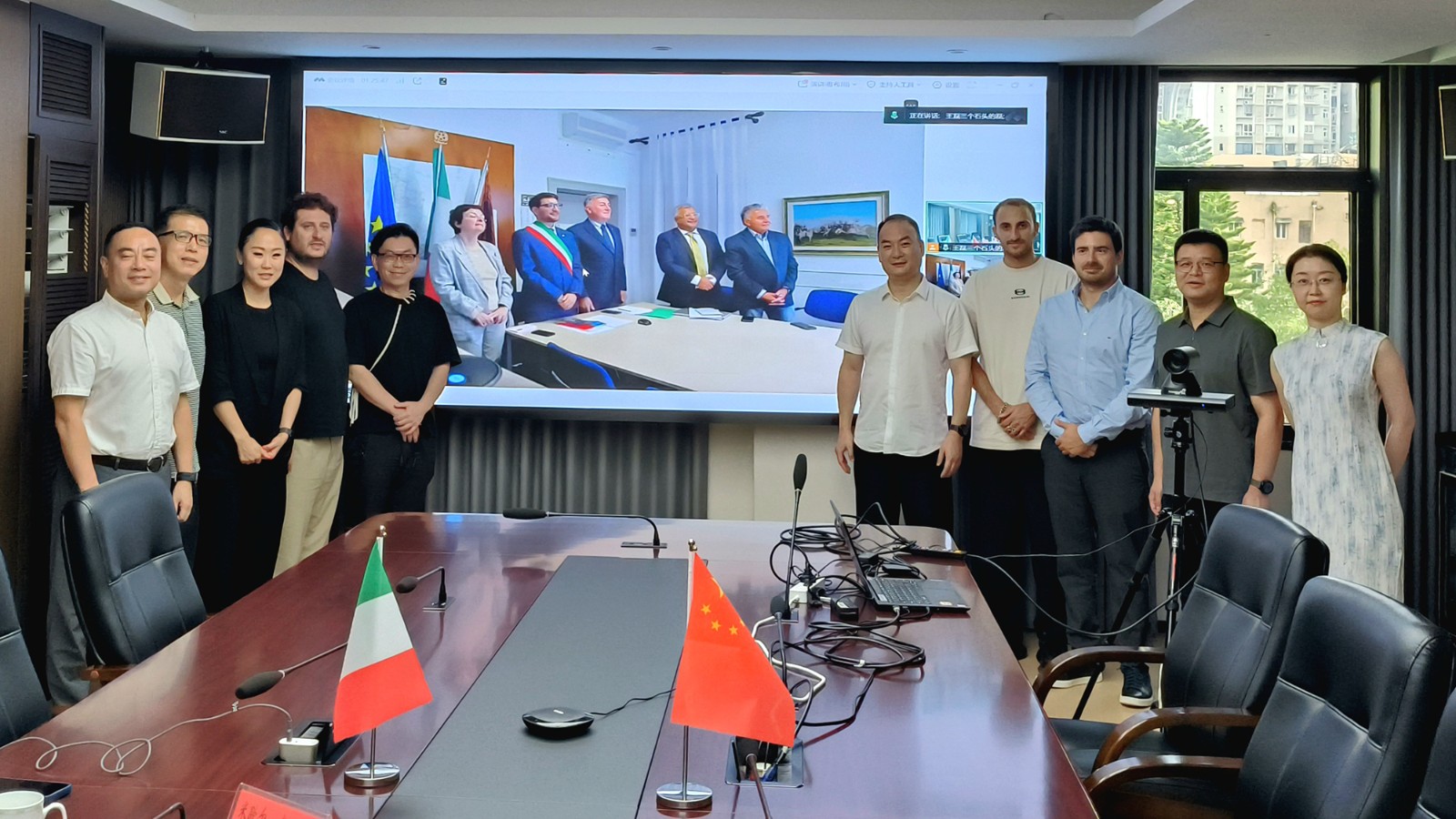 中意鞋业云端对话 | 温州&维贡扎共探产业协同新路径