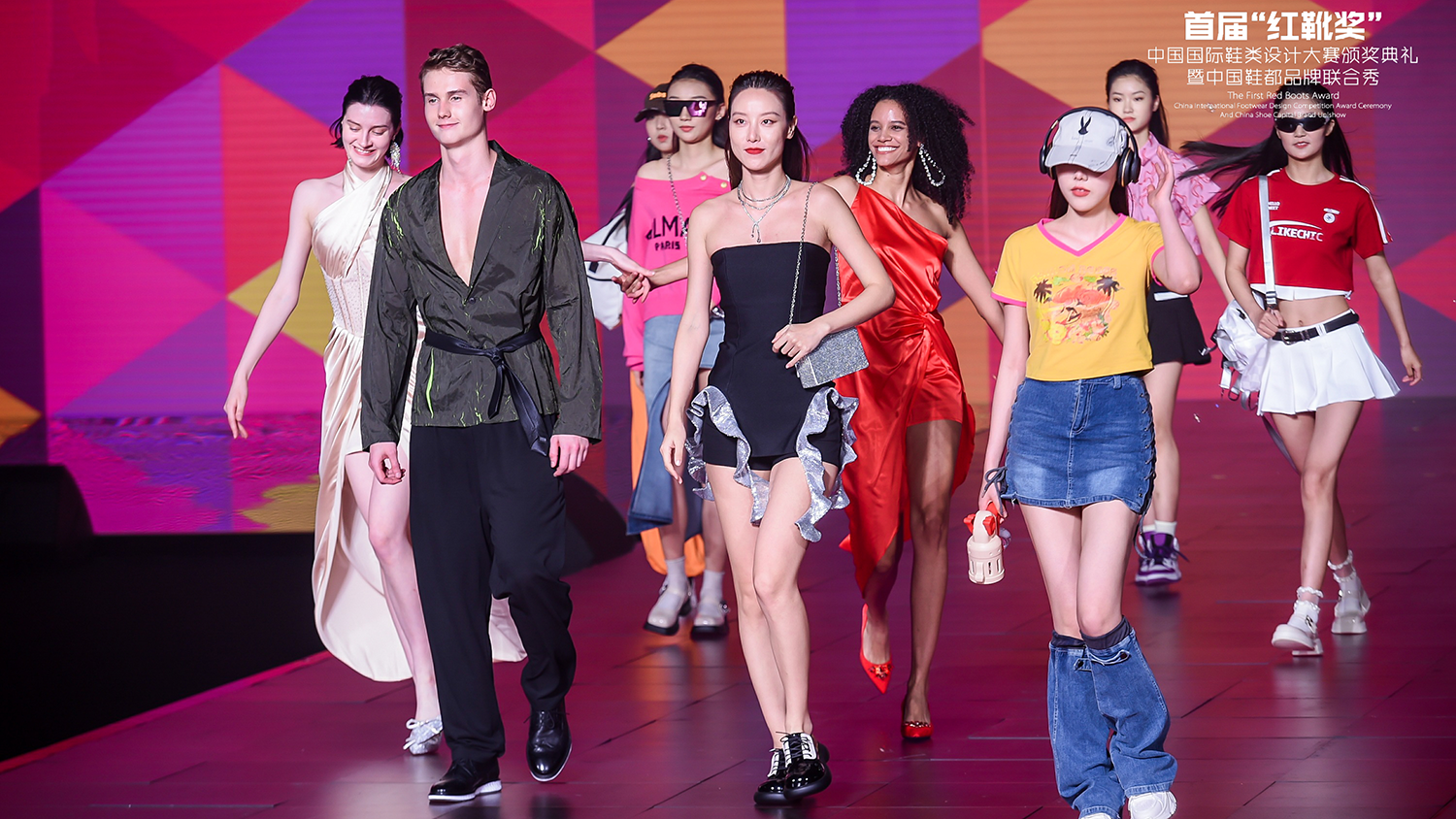 中国鞋都品牌首度联合秀：传达温州鞋业时尚”风潮&态度”